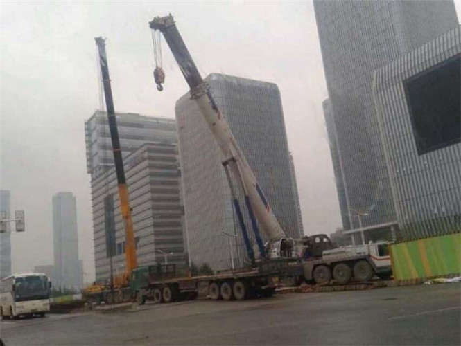 仁化县“自动找平”—— 吊车的 “平地神器” 技术