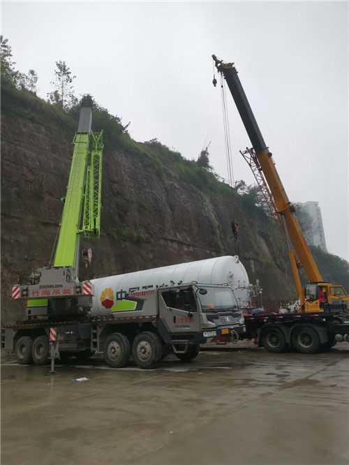 仁化县“不怕风雨冻”—— 吊车的 “恶劣环境适应” 技术
